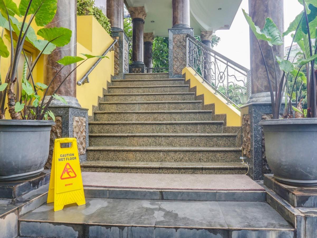 3 Putra Bi Executive Hotel Jakarta Luaran gambar