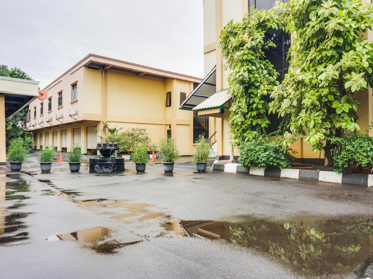 3 Putra Bi Executive Hotel Jakarta Luaran gambar