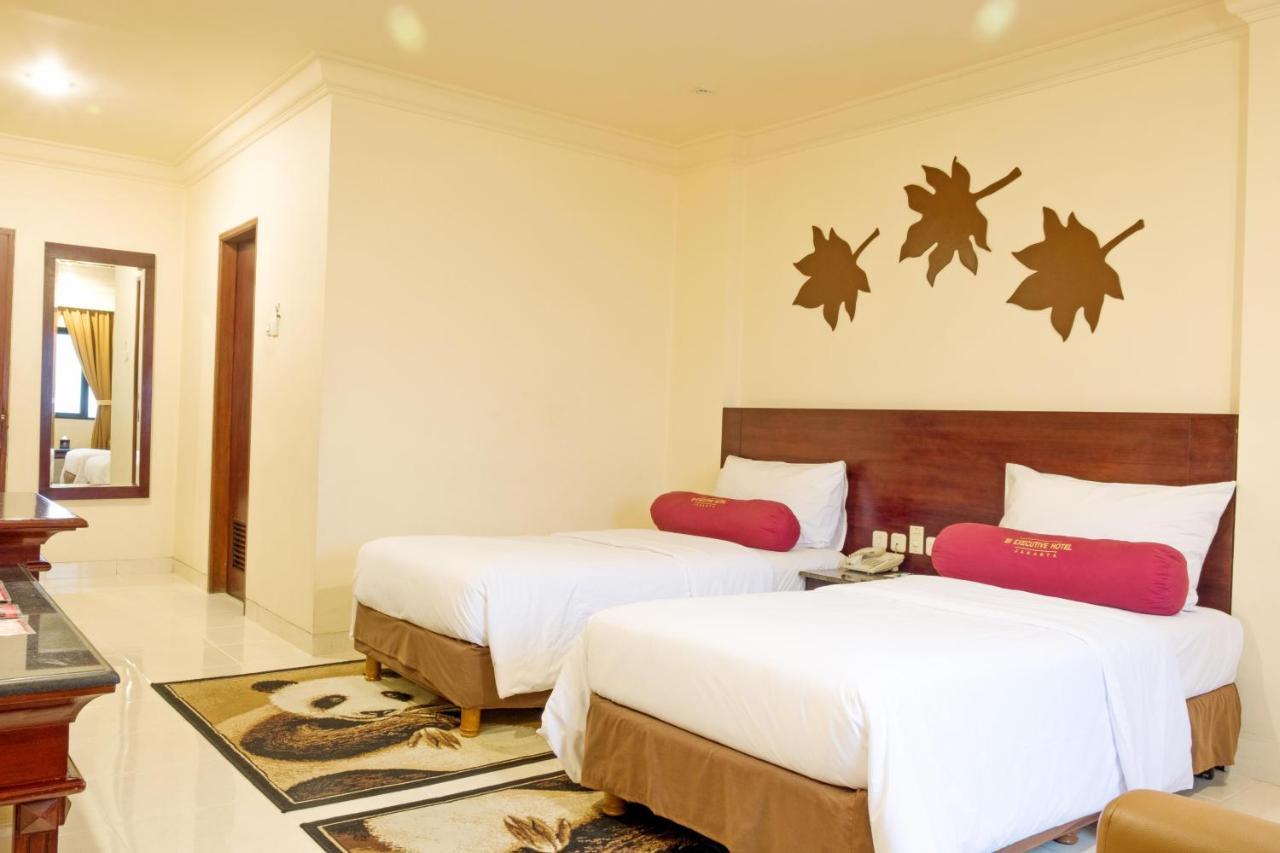 3 Putra Bi Executive Hotel Jakarta Luaran gambar
