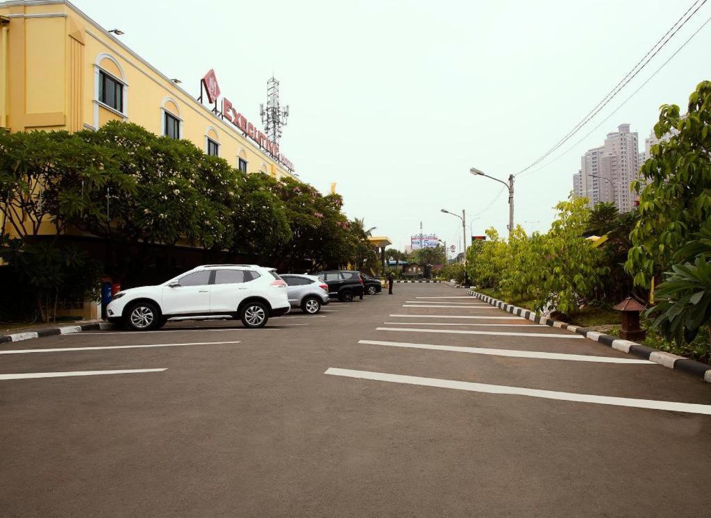 3 Putra Bi Executive Hotel Jakarta Luaran gambar