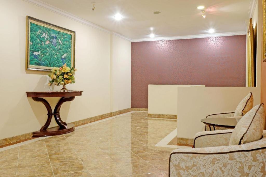 3 Putra Bi Executive Hotel Jakarta Luaran gambar